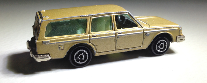 Illustration for article titled Wagon Wednesday: Majorette Volvo 245 DL Estate (Brown Wagon!!)